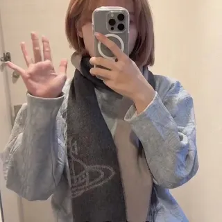 وشاح كشمير رمادي بيج مجدول مع فرنجي
