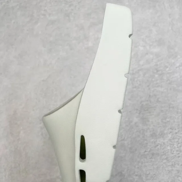 Gray Molded Monolithic Construction Ventilation Holes Sandals 4