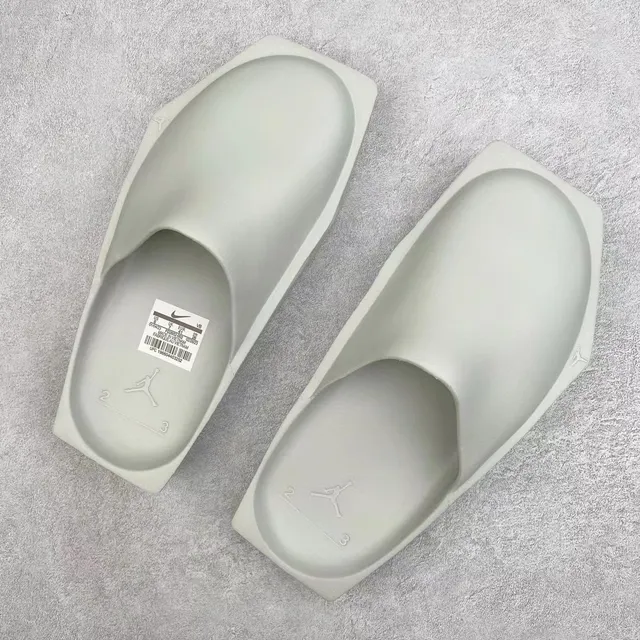 Gray Molded Monolithic Construction Ventilation Holes Sandals 8