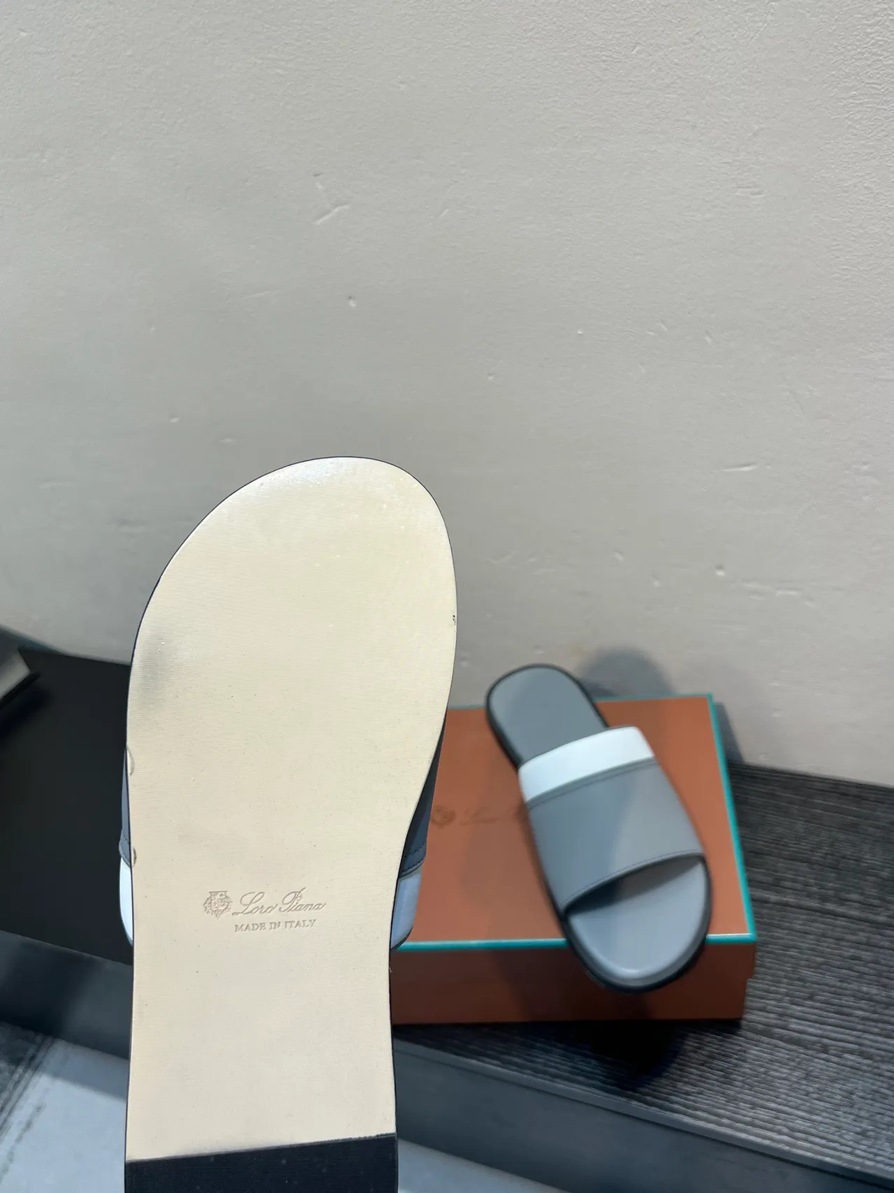 Gray White Two-Tone Leather-Like Upper Slippers 9