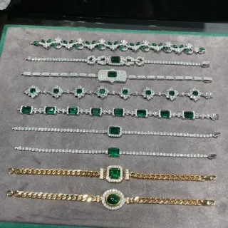 سوار ذهب أخضر زمرد باڤيه كريستال