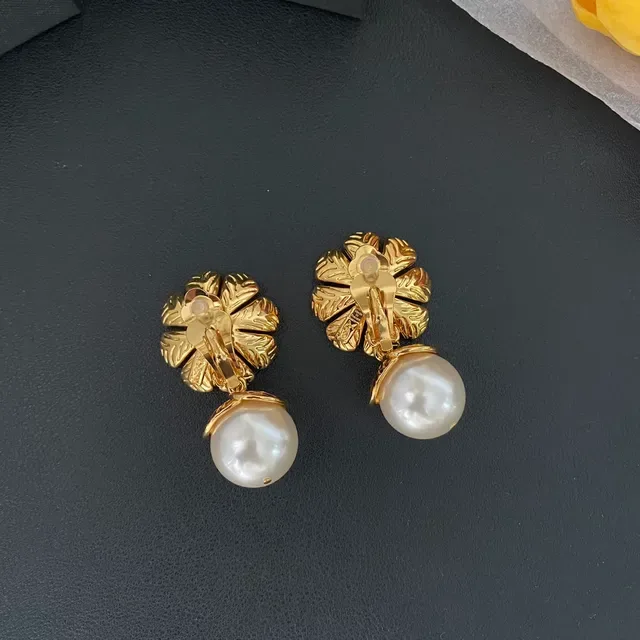 Green Gold Enamel Flower Pearl Dangle Jewelry 3