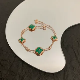 سوارة مالاكايت مينا نقش ثلاث أوراق سلسلة مزدوجة أخضر ذهبي وردي