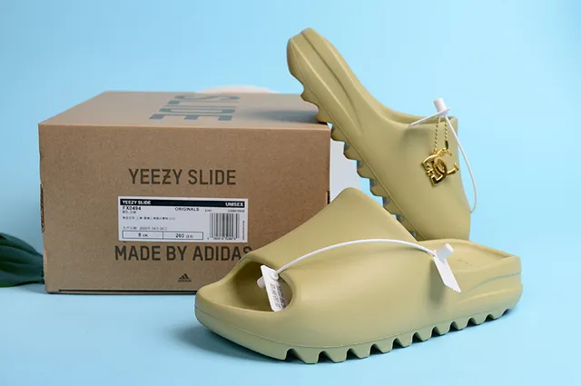Green Molded Monochrome Sole Ribbed Outsole Slippers 2
