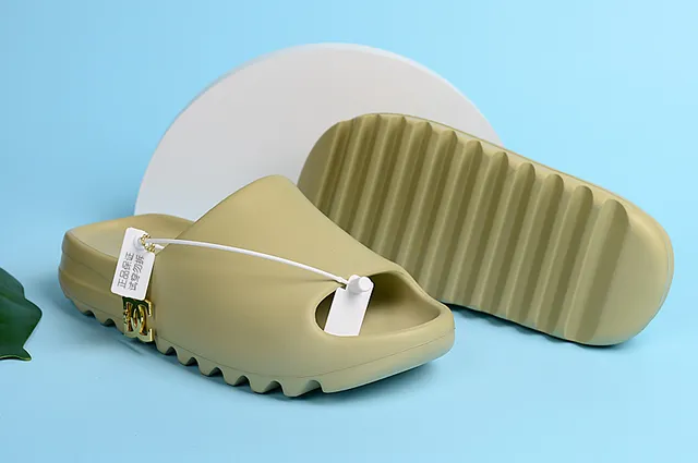 Green Molded Monochrome Sole Ribbed Outsole Slippers 6