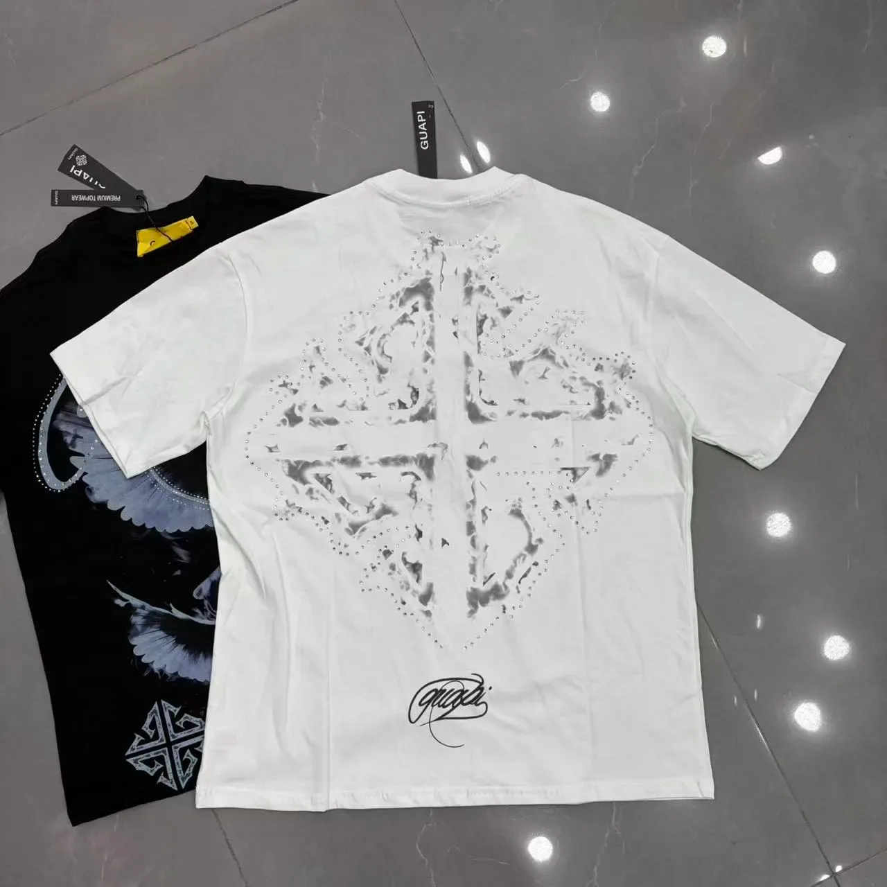 GUARI Graphic Dove Print T-Shirt 2