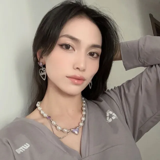 HEFANG Barbie Script Heart Pearl Earrings 3