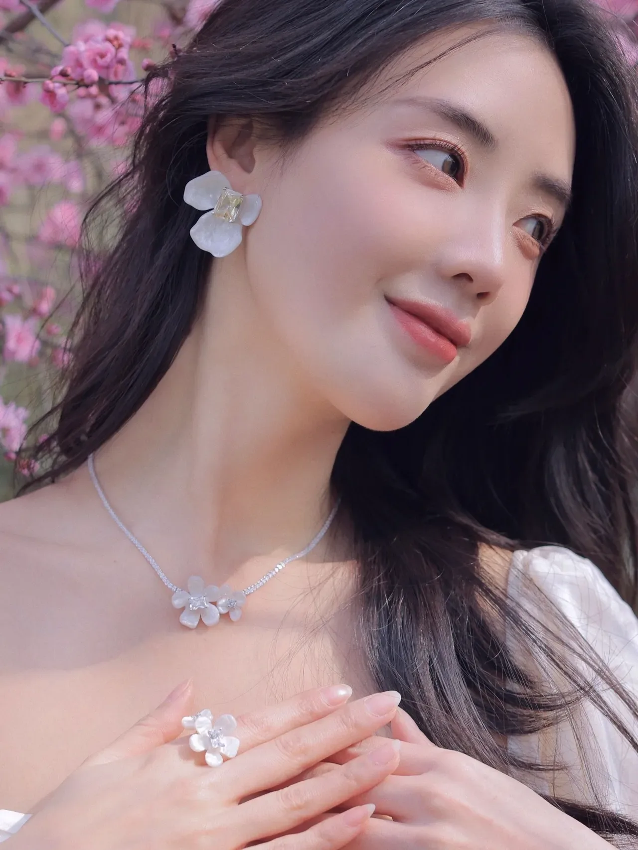 HEFANG Beige Gold Floral Motif Pearl-Like Petals Earrings 5