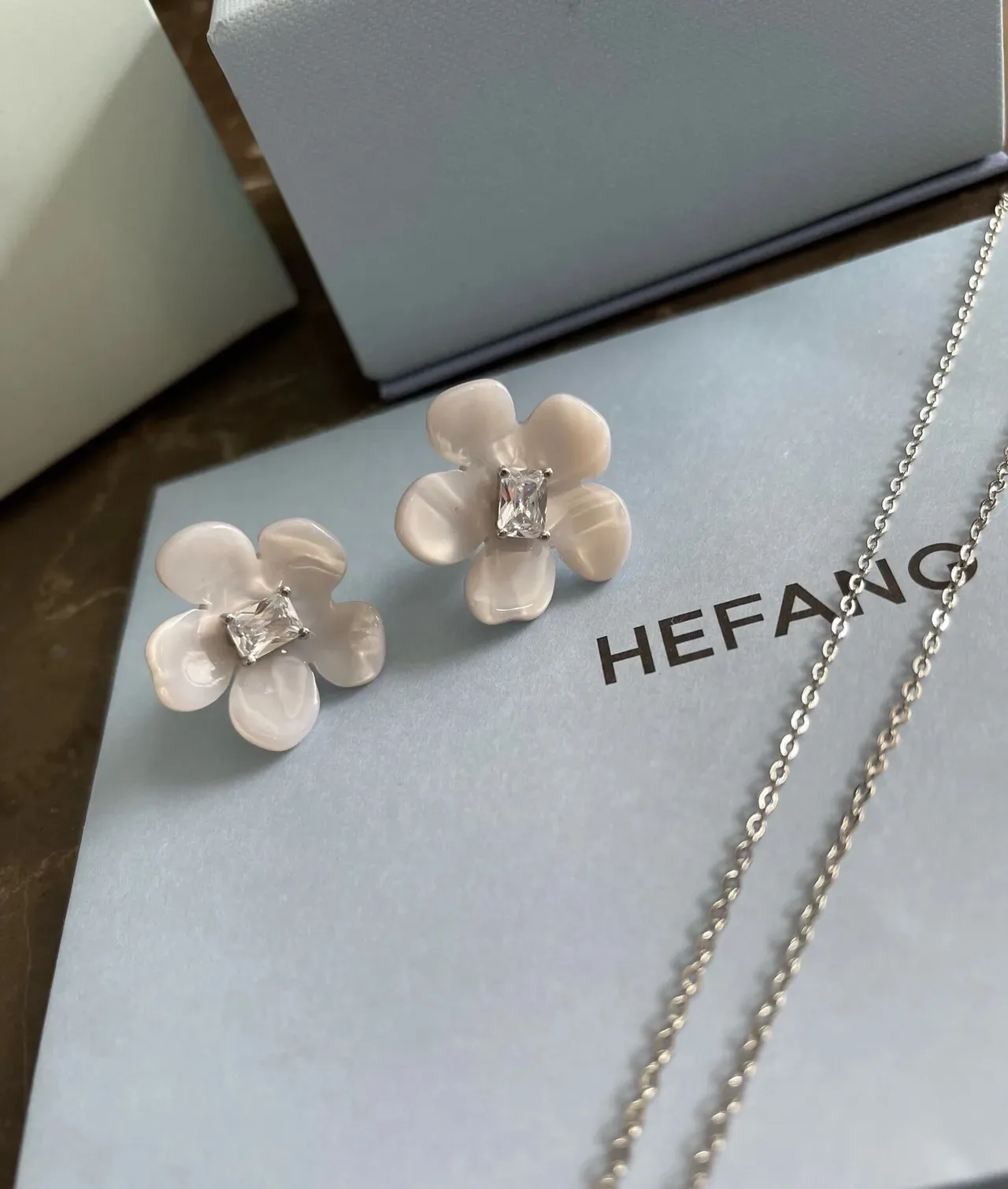 HEFANG Beige Gold Floral Motif Pearl-Like Petals Earrings 7