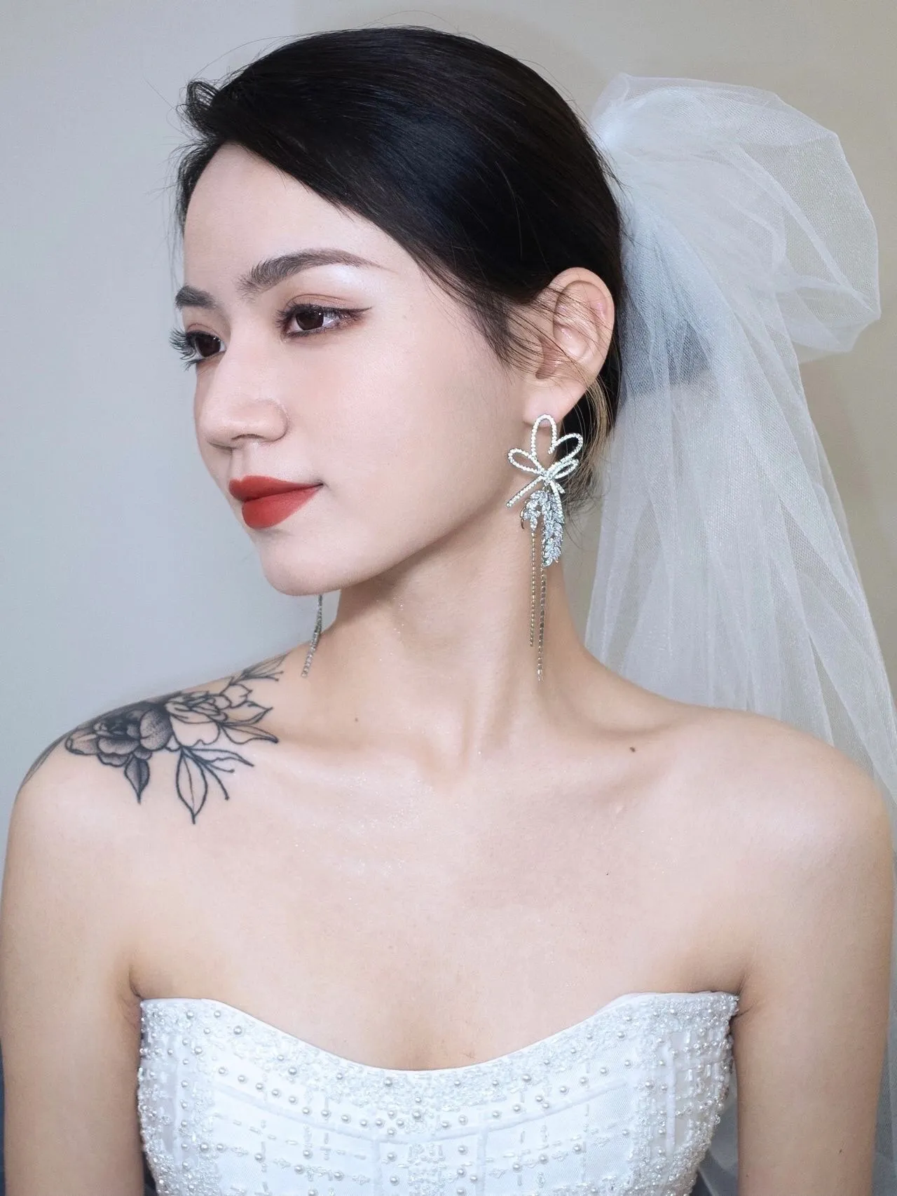 HEFANG Bow Motif Crystal Fringe Dangling Earrings 2