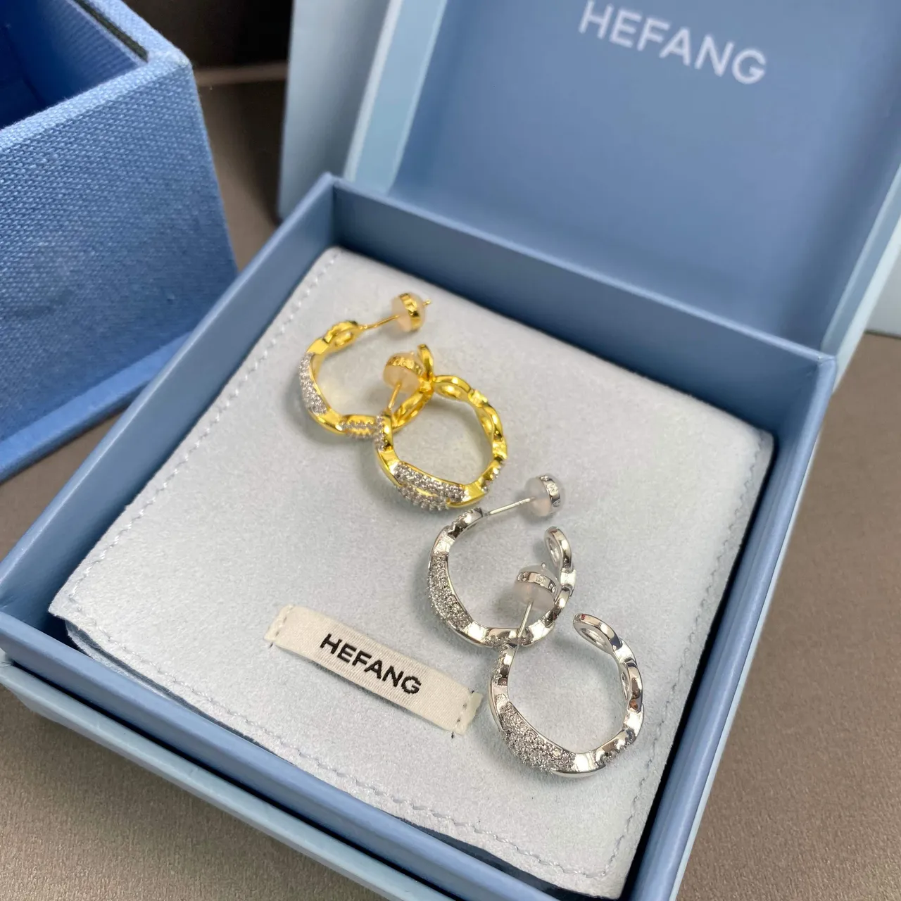 HEFANG Linked Oval Pavé Hoop Earrings 6