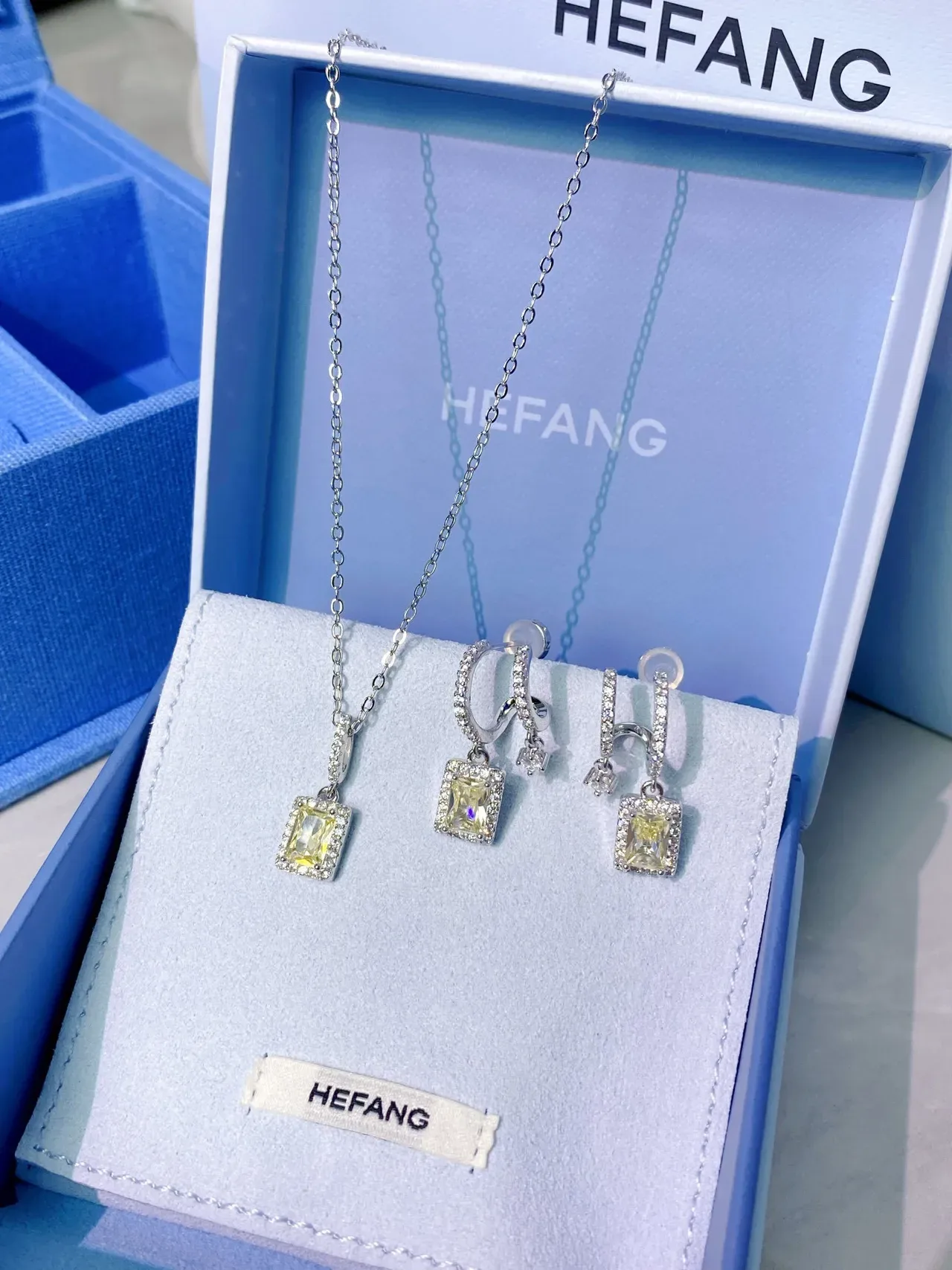 HEFANG Rectangular Yellow Gemstone Halo Pendant Necklace 4