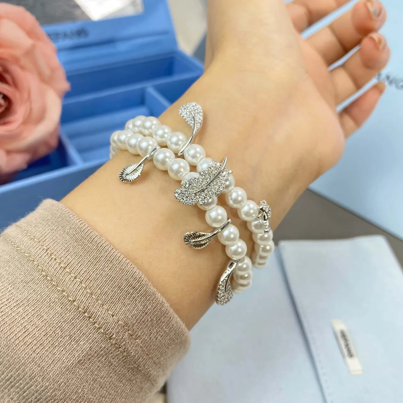 HEFANG White Silver Double-Strand Pearl Leaf Charms Bracelet 2