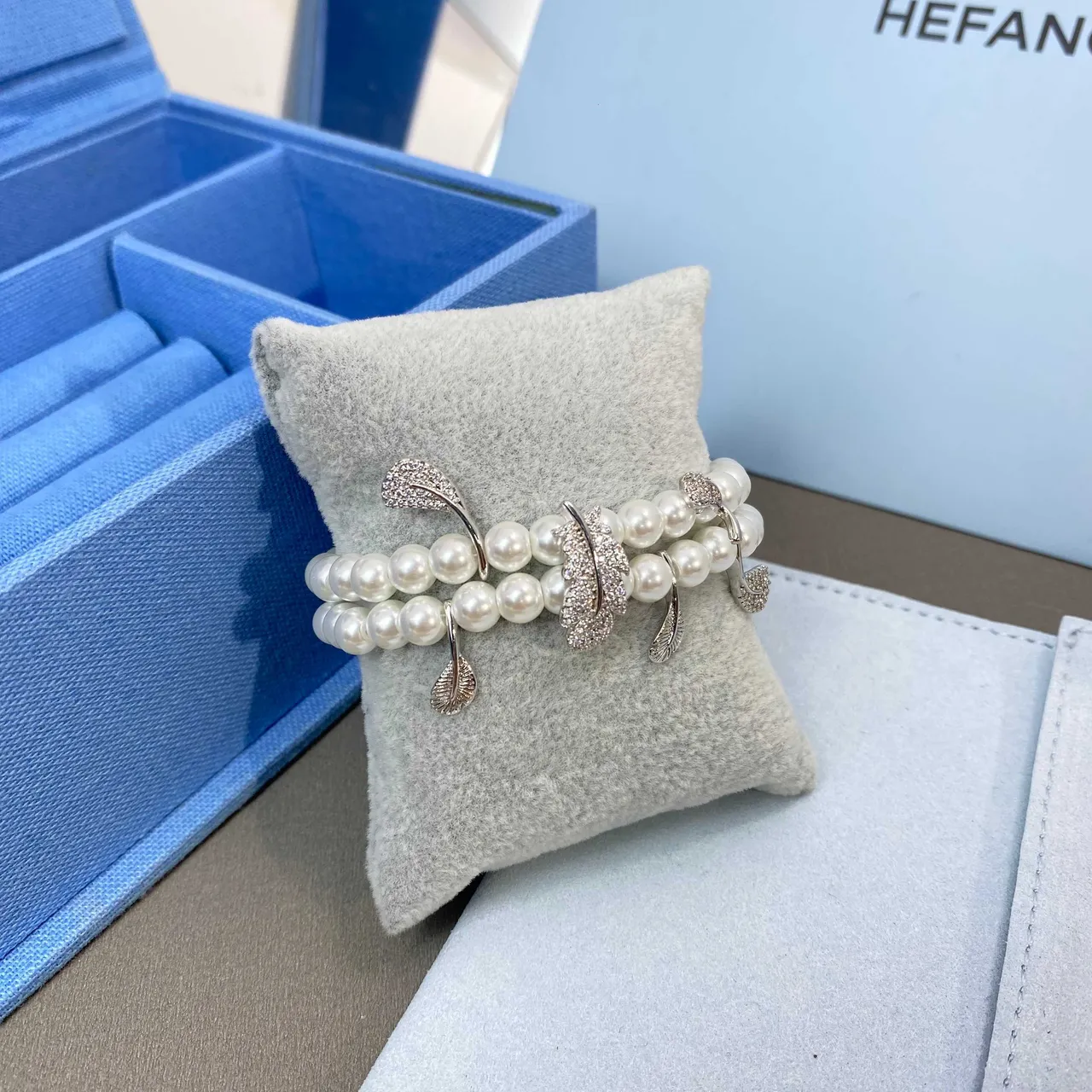 HEFANG White Silver Double-Strand Pearl Leaf Charms Bracelet 6
