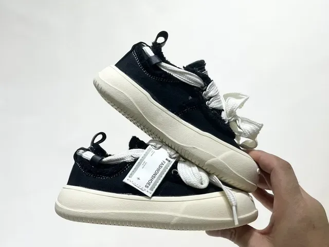 JAKOBBEAR Blue White Textured Fabric Upper Oversized Knotted Laces Sneakers 11