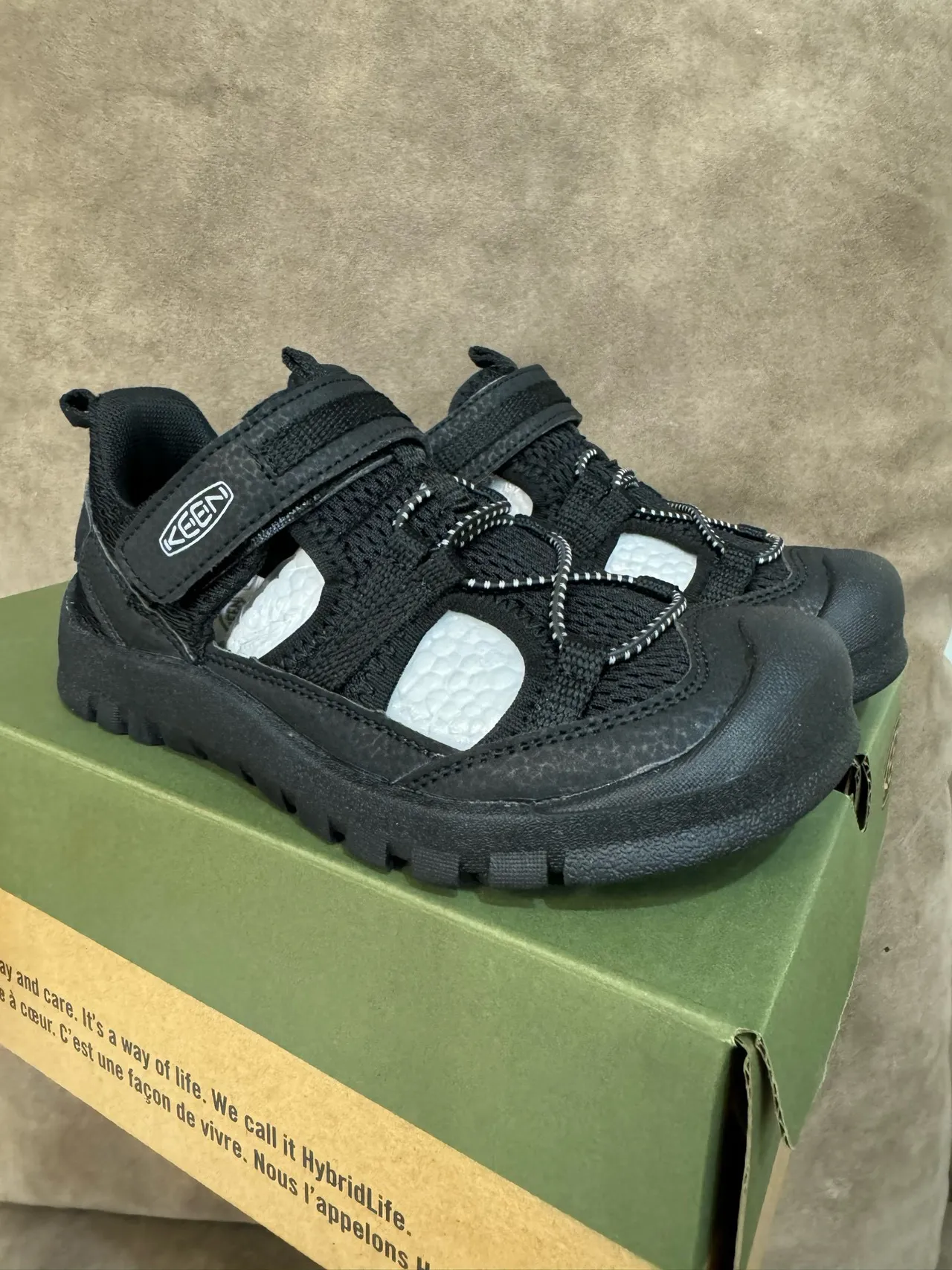 KEEN Black Beige Closed-Toe Hook-and-Loop Strap Casual Sandals 3
