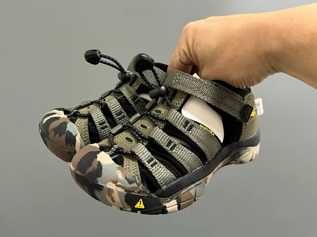 KEEN Green Black Multi-Strap Toe-Bumper Casual Sandals 14