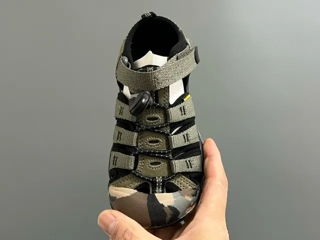 KEEN Green Black Multi-Strap Toe-Bumper Casual Sandals 20