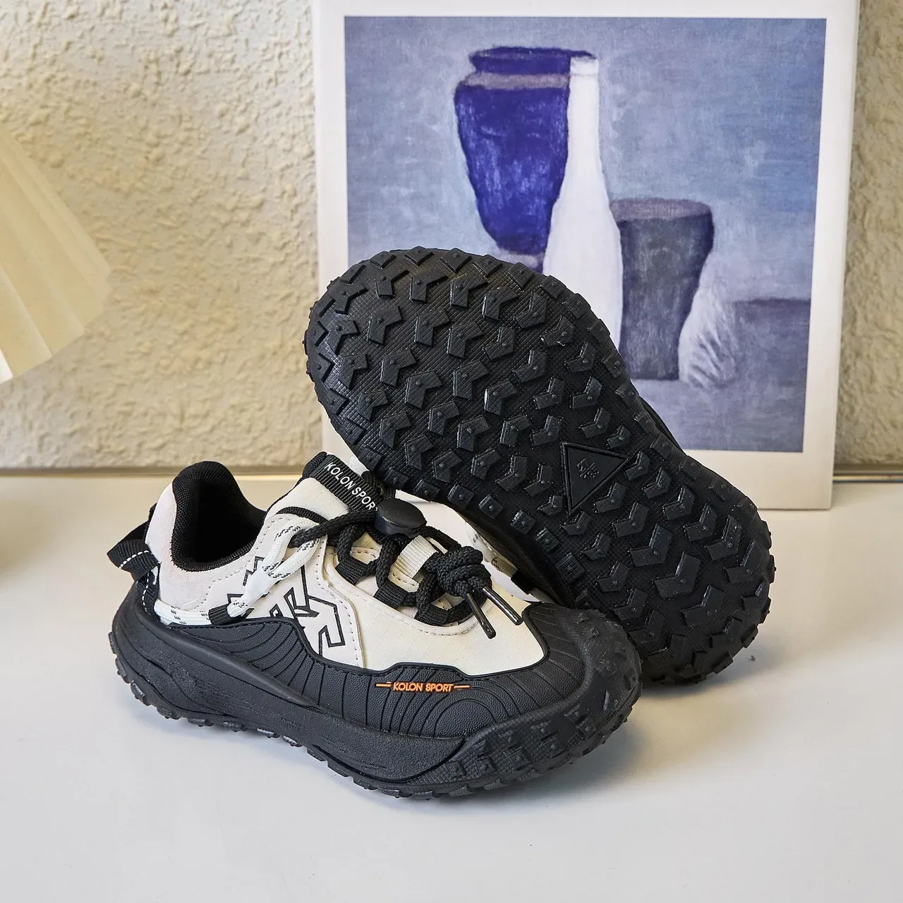 KOLON SPORT Black Rugged Outsole Layered Synthetic Upper Sneakers 11