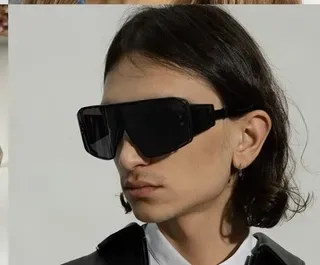 LE MASQUE Shield-Style Oversized Riveted Sunglasses 2