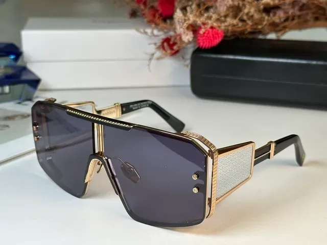 LE MASQUE Shield-Style Oversized Riveted Sunglasses 5