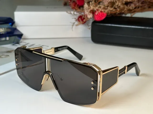 LE MASQUE Shield-Style Oversized Riveted Sunglasses 6