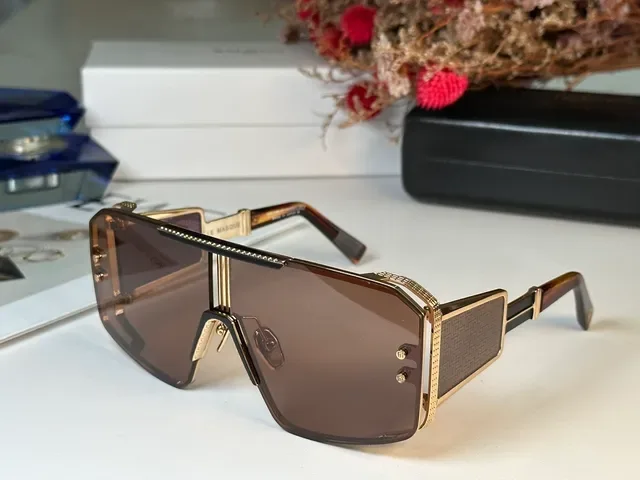 LE MASQUE Shield-Style Oversized Riveted Sunglasses 7