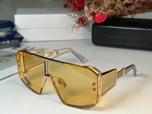 LE MASQUE Shield-Style Oversized Riveted Sunglasses 9