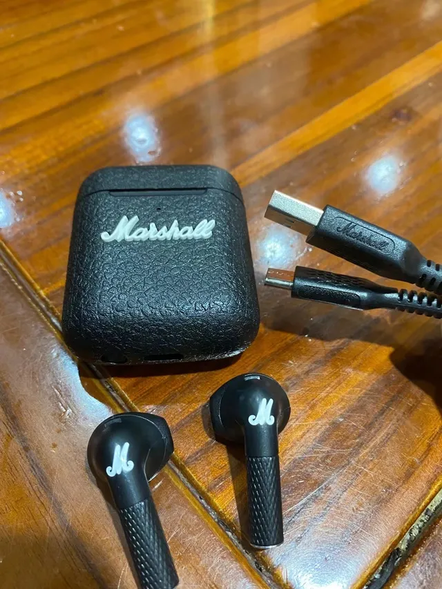 Marshall Negro Blanco Tallos Texturizados Logotipo Cursivo TWS Auriculares 4