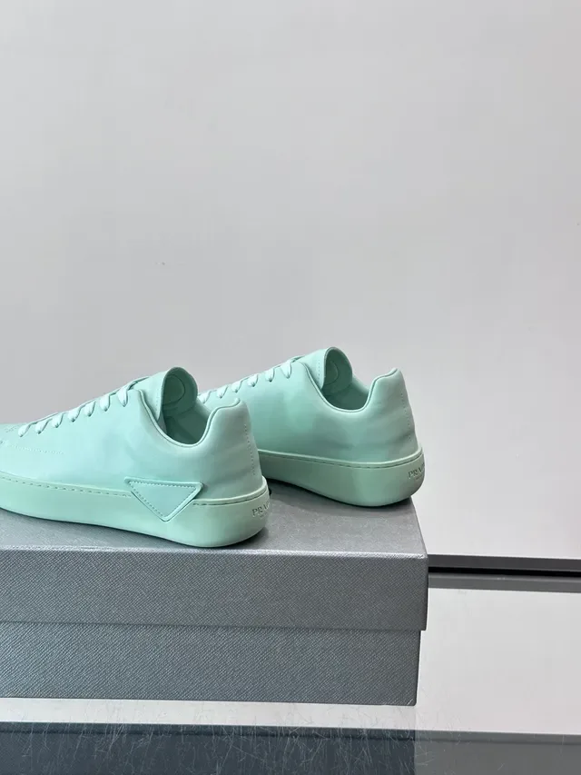 Mint Green Minimalist Low-Top Sneakers 3