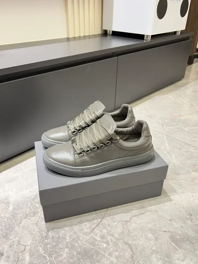 Monochromatic Gray Leather-Textured Low-Top Lace-Up Sneakers 5
