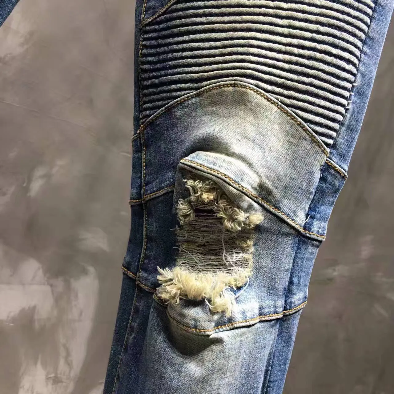 Jean Moto-Panelled Distressed Bleu en Denim 9