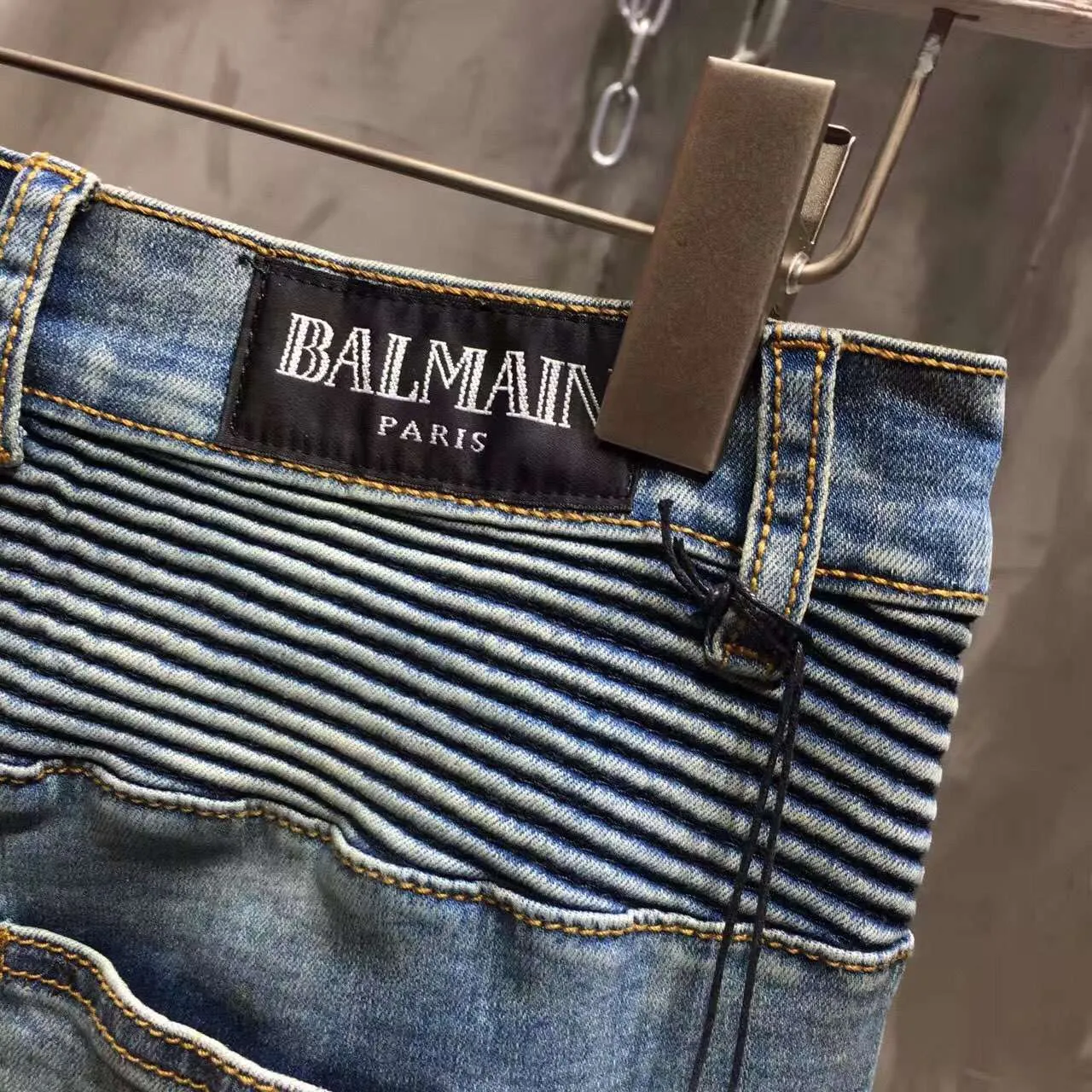 Jean Moto-Panelled Distressed Bleu en Denim 13