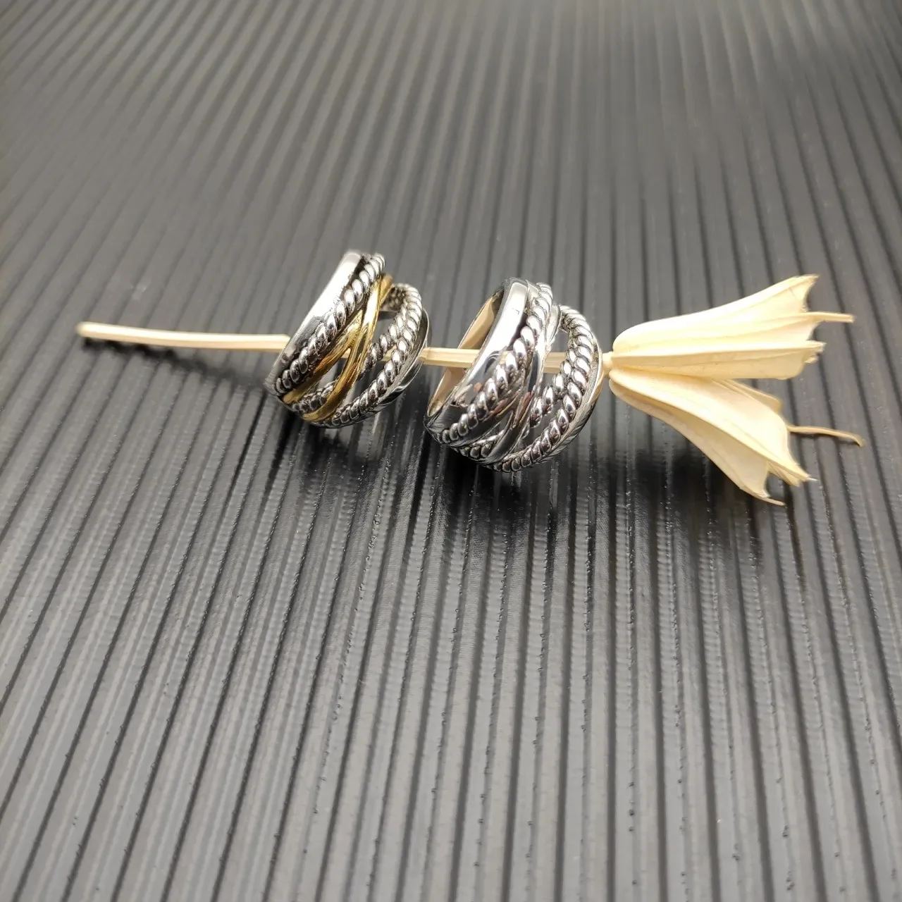 Multi-Band Twisted Rope and Smooth Polished Ring 2