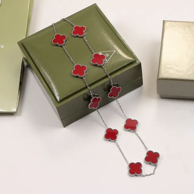 Multicolor Clover-Shaped Enamel Pendants Silver-Tone Chain Links Necklace 6