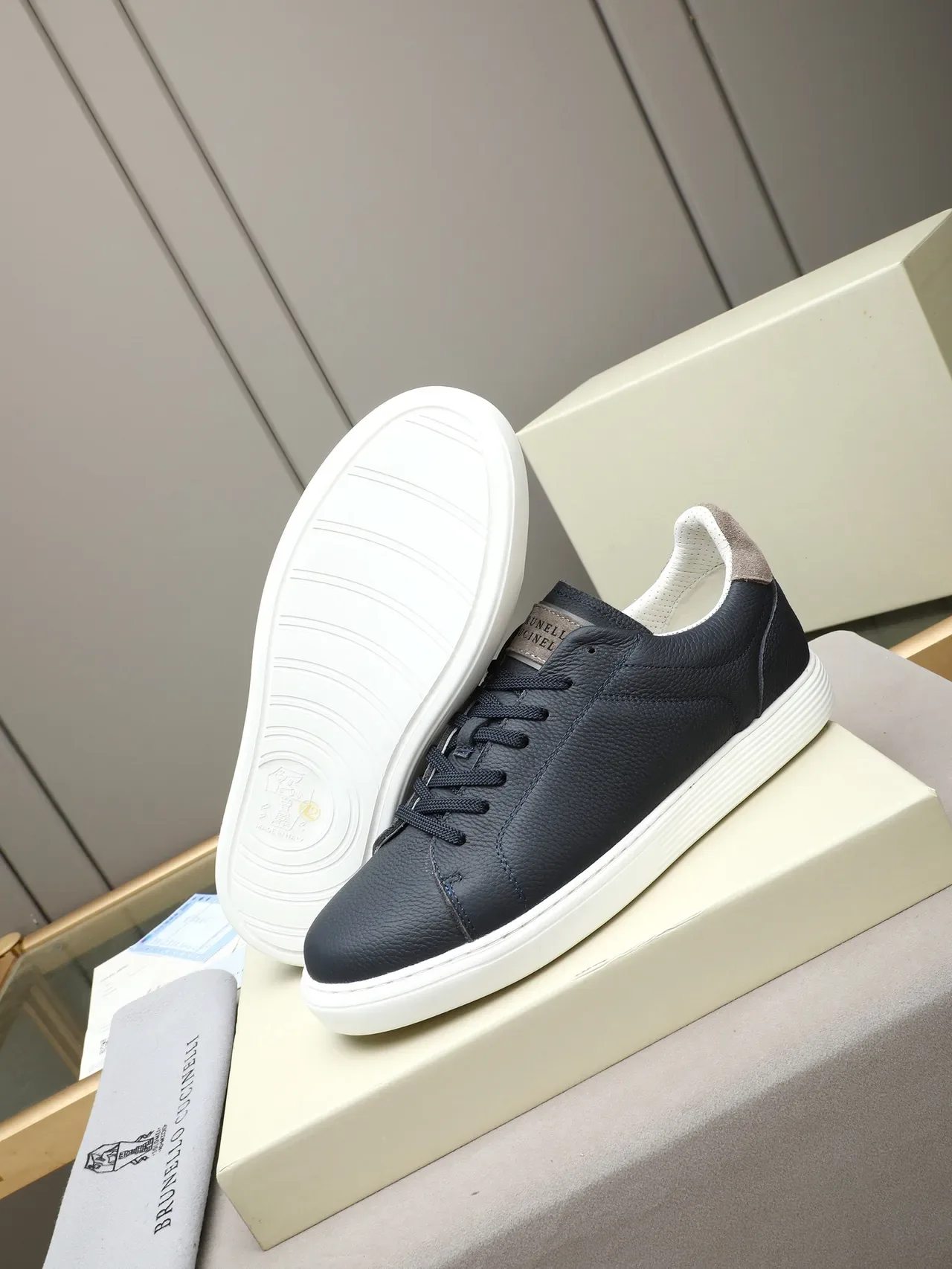 Navy Beige Pebbled Leather Upper White Cupsole Sneakers 5