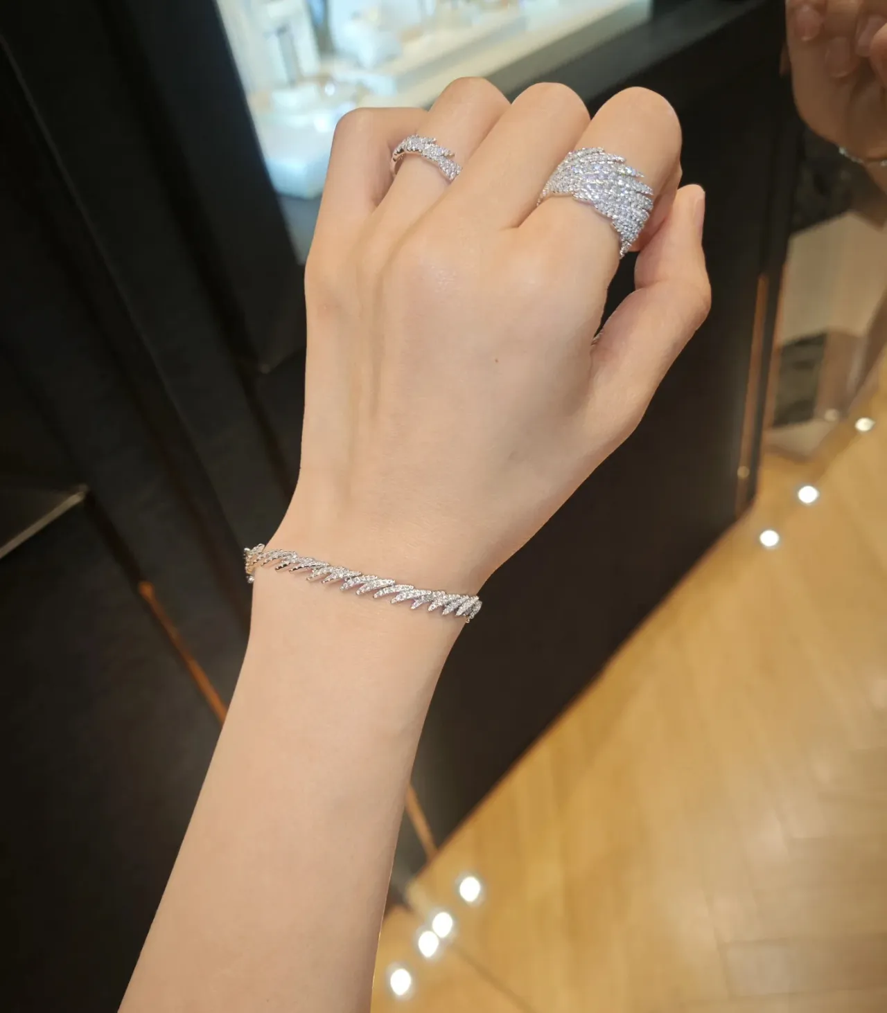 Navy Silver Pavé-Set Zigzag-Link Bracelet 4
