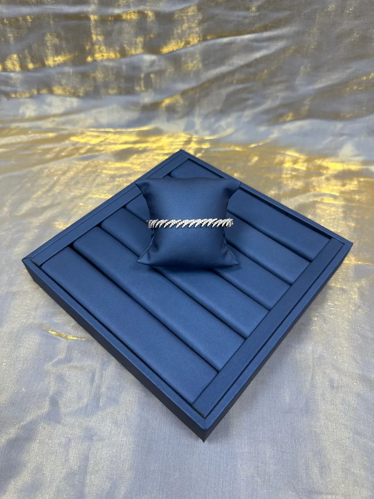 Navy Silver Pavé-Set Zigzag-Link Bracelet 9