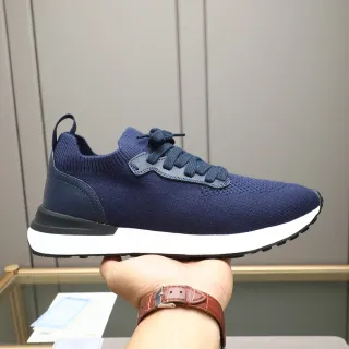 Tênis Navy White com upper de knit, colarinho de ajuste de meia