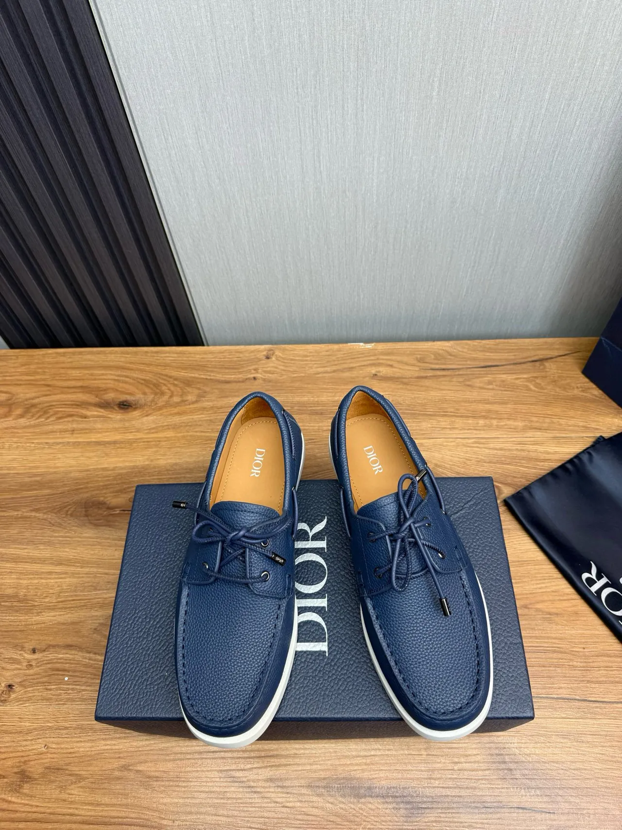 Navy White Pebbled Leather Moc-Toe Stitching Boat Shoes 2