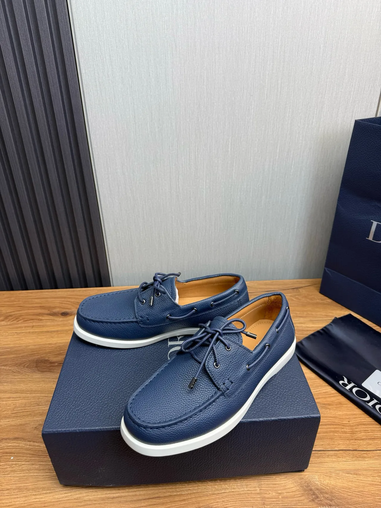 Navy White Pebbled Leather Moc-Toe Stitching Boat Shoes 3