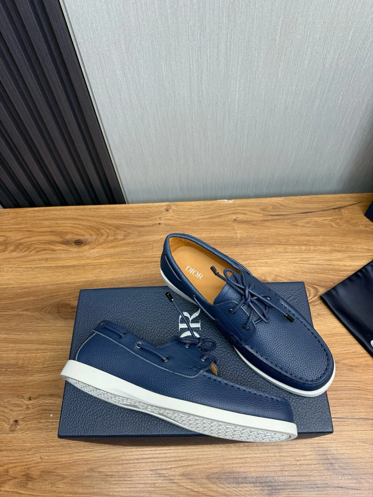 Navy White Pebbled Leather Moc-Toe Stitching Boat Shoes 6