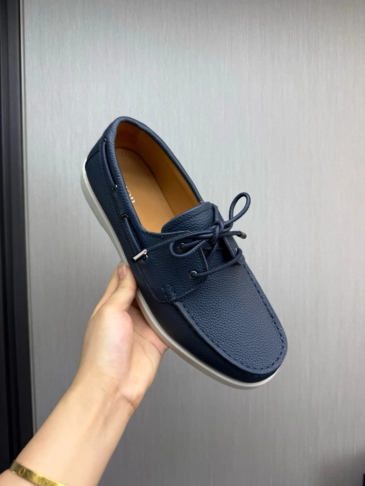 Navy White Pebbled Leather Moc-Toe Stitching Boat Shoes 7