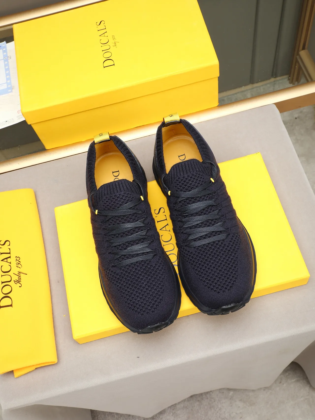 Navy Yellow Knit Upper Pebbled Leather Heel Counter Sneakers 3