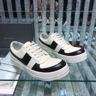 Off-White كريم وأسود بانيلد منصة سنيكرز