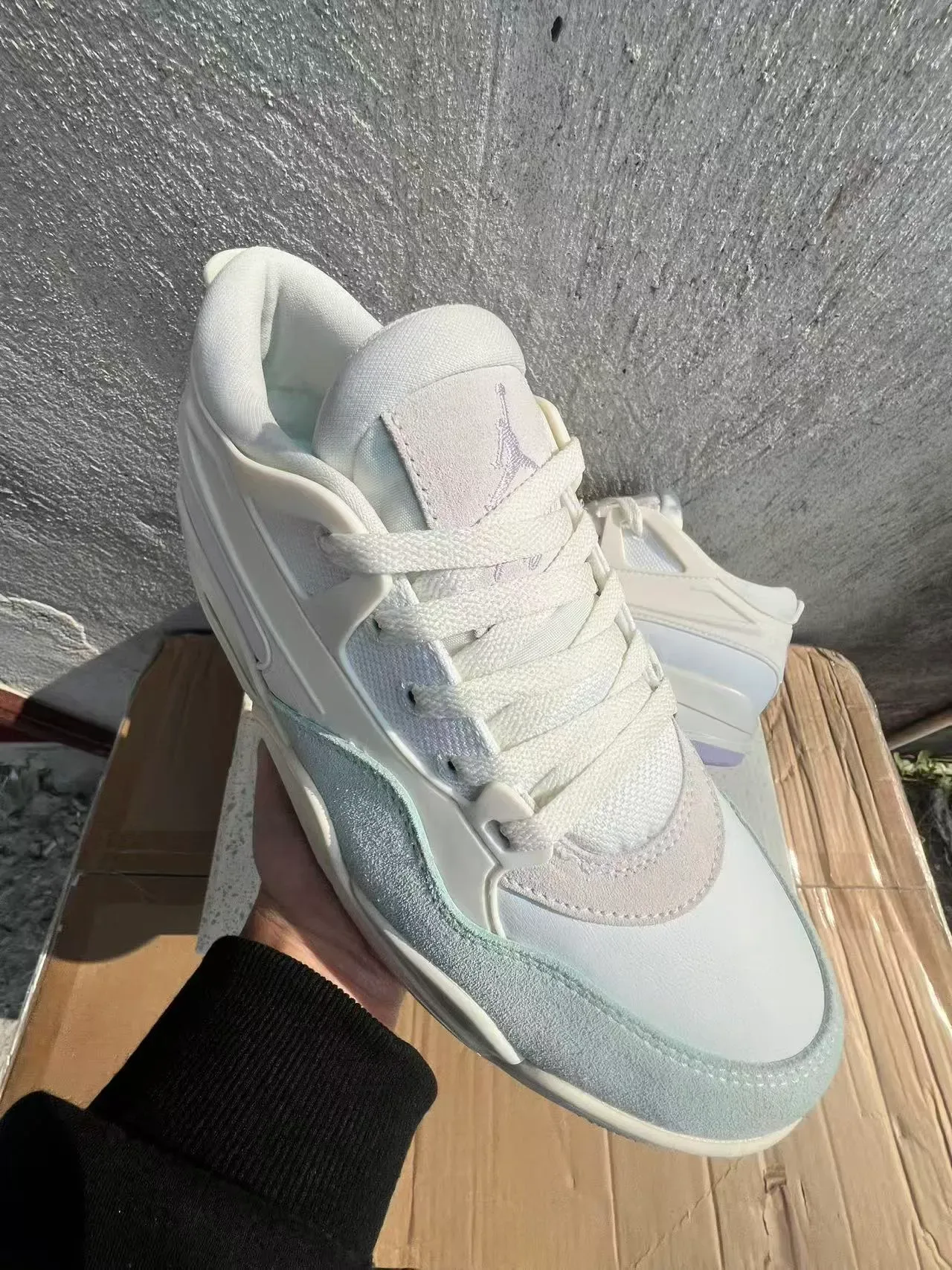 Off-White Cream and Mint Green Lifestyle Sneakers 2
