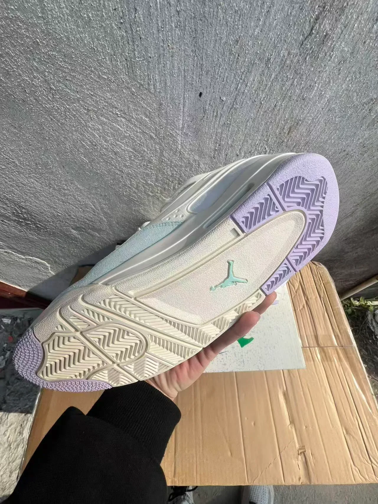 Off-White Cream and Mint Green Lifestyle Sneakers 6
