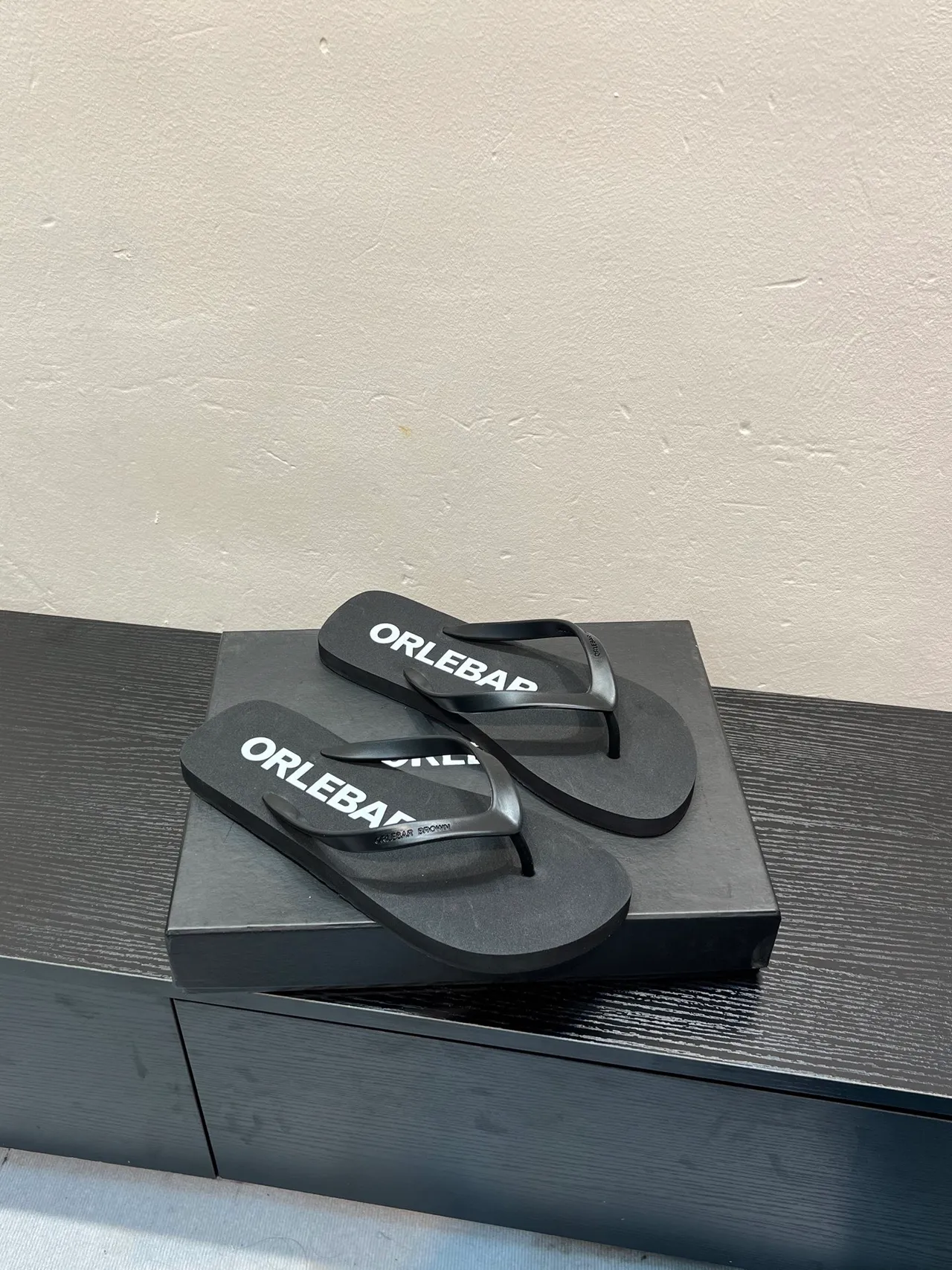 ORLEBAR BROWN Black Molded Rubber Logo Slippers 5