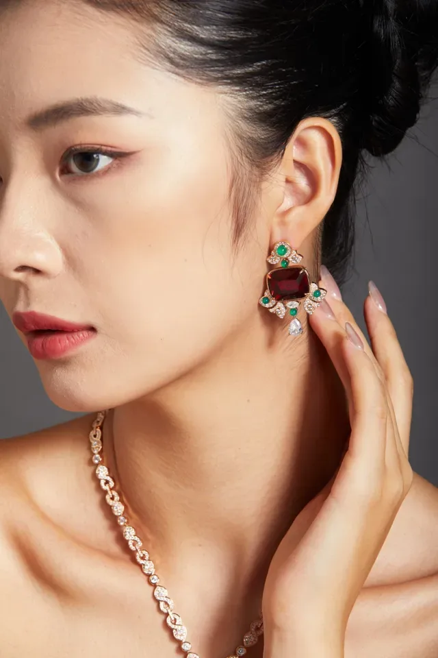 Ornate Red and Green Gemstone Drop Earrings 8