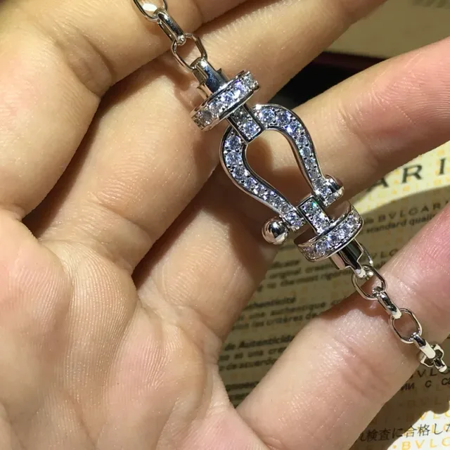Pavé Crystal U-Shackle Pendant Chain Jewelry 3